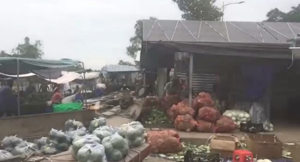 Bình yên trải nghiệm sinh hoạt đời thường ở chợ nổi Ngã Năm - ảnh 3 Bình yên trải nghiệm sinh hoạt đời thường ở chợ nổi Ngã Năm - ảnh 3
