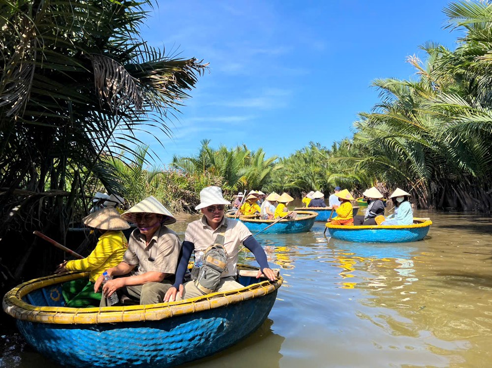 3 địa phương, 2 Sở ký kết hợp tác phát triển du lịch - ảnh 2