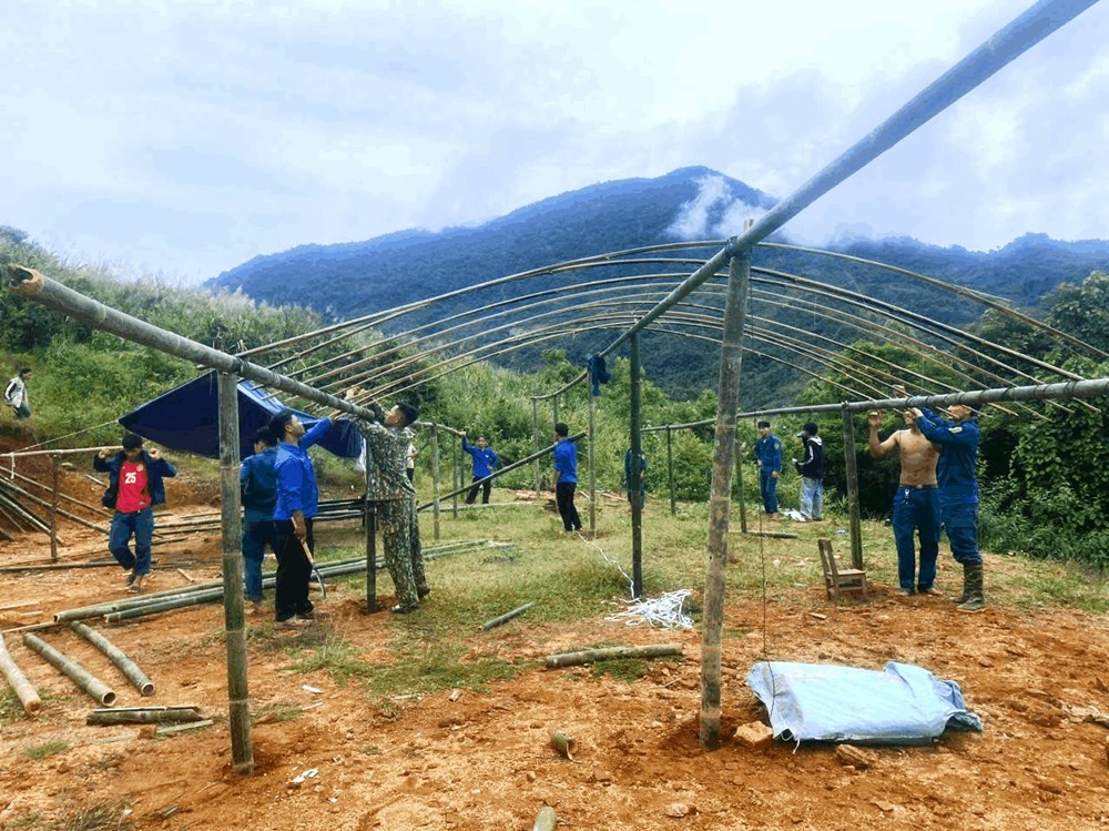 Khảo sát địa điểm tái định cư, triển khai các phương án dự phòng tình huống sạt lở  - ảnh 2