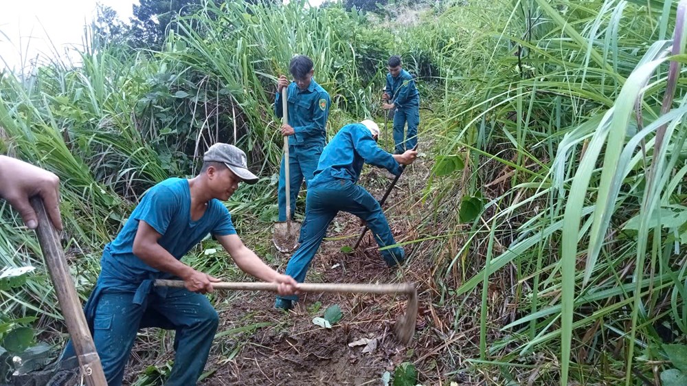 Khảo sát địa điểm tái định cư, triển khai các phương án dự phòng tình huống sạt lở  - ảnh 3