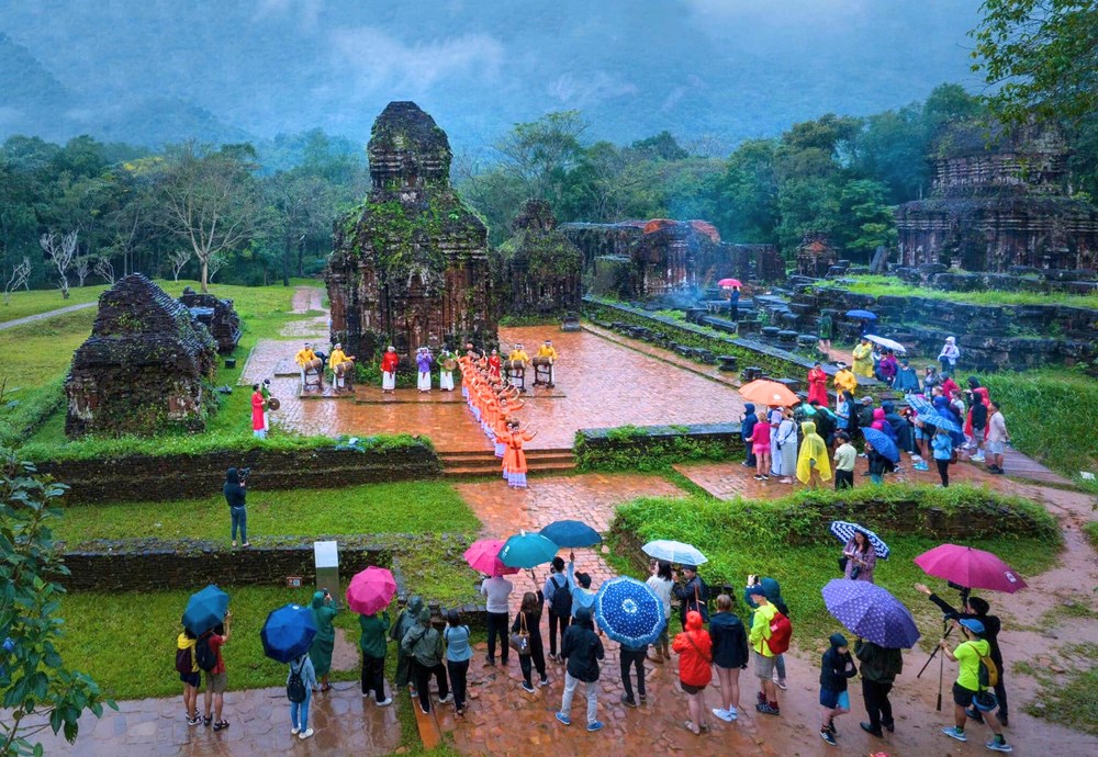 Phát triển du lịch gắn với bảo tồn di sản văn hóa, đa dạng sinh học - ảnh 2 Phát triển du lịch gắn với bảo tồn di sản văn hóa, đa dạng sinh học - ảnh 2