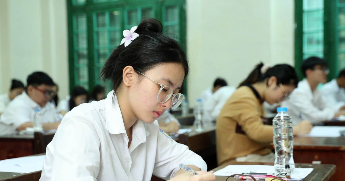 Công bố điểm thi tốt nghiệp THPT năm 2024: Dự báo tổ hợp A00, A01, B00, C00, D01 phổ điểm sẽ tăng