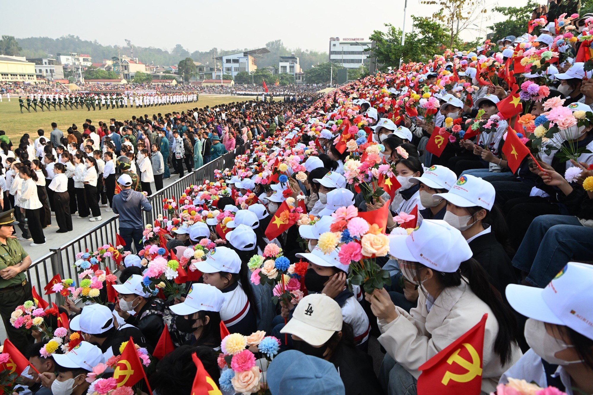 Hợp luyện các lực lượng diễu binh, diễu hành kỷ niệm 70 năm Chiến thắng Điện Biên Phủ - ảnh 15