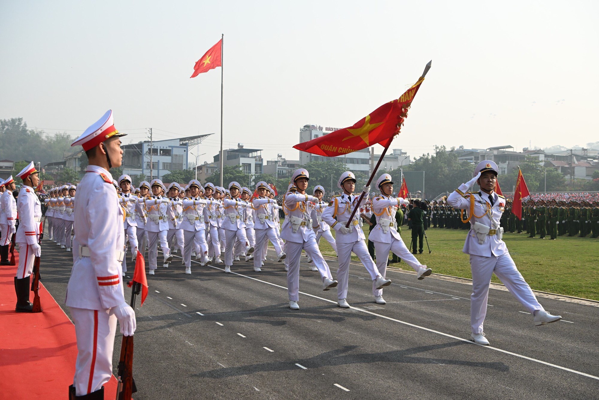 Hợp luyện các lực lượng diễu binh, diễu hành kỷ niệm 70 năm Chiến thắng Điện Biên Phủ - ảnh 1