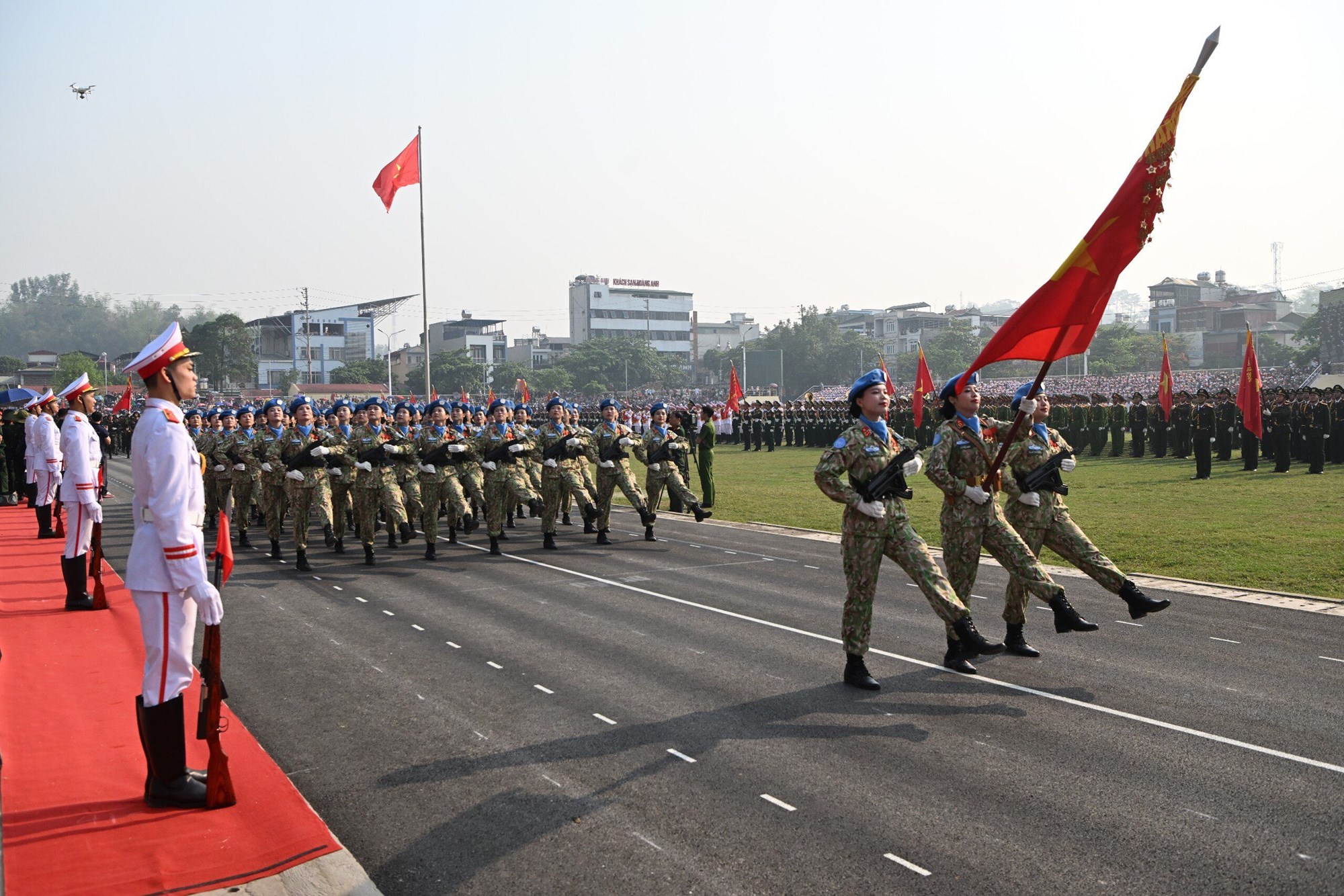 Hợp luyện các lực lượng diễu binh, diễu hành kỷ niệm 70 năm Chiến thắng Điện Biên Phủ - ảnh 4