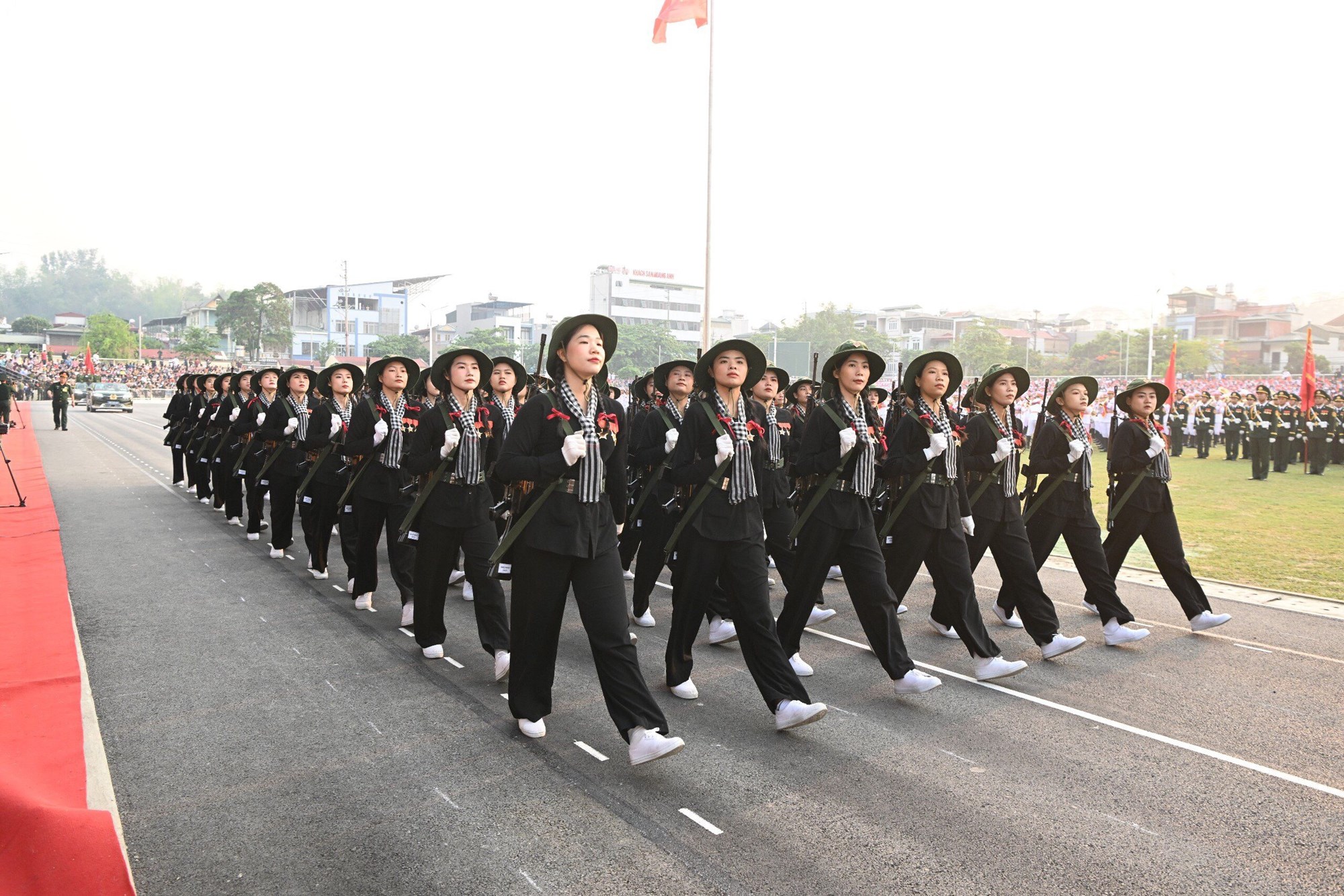 Hợp luyện các lực lượng diễu binh, diễu hành kỷ niệm 70 năm Chiến thắng Điện Biên Phủ - ảnh 7