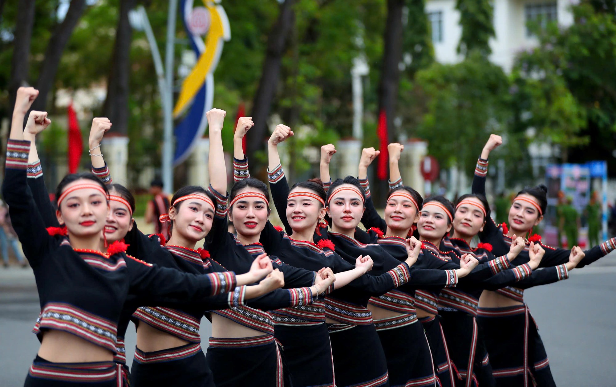 Kon Tum: Hàng ngàn người dân và du khách háo hức chào đón Lễ hội đường phố - ảnh 8