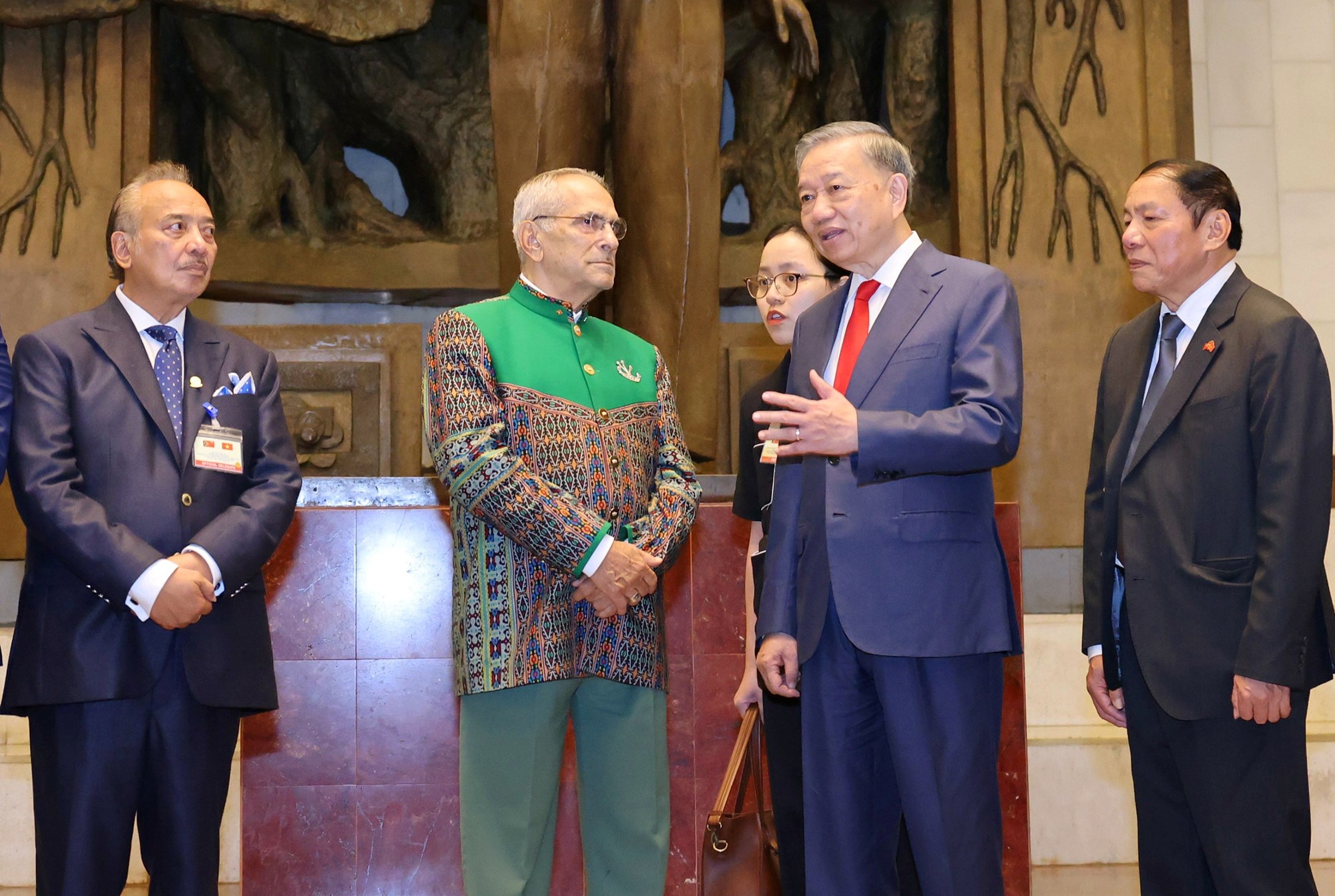 Chủ tịch nước cùng Tổng thống Timor-Leste thăm Bảo tàng Hồ Chí Minh - ảnh 1