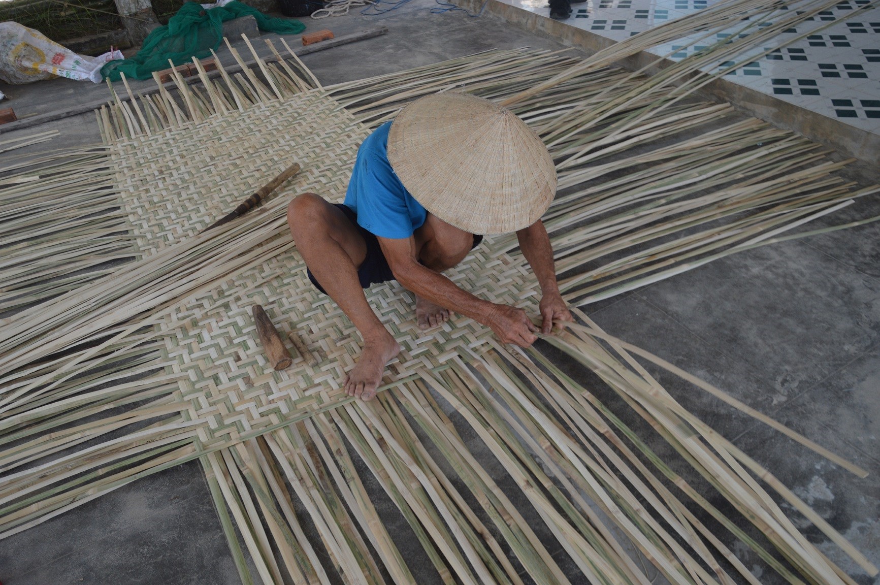 Nghề đan thuyền thúng ở Bình Minh  - ảnh 4