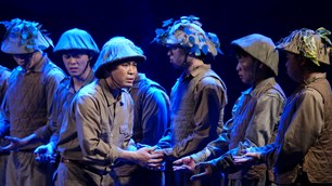 Vở diễn  ‘Mệnh lệnh từ trái tim’: Tái hiện sinh động chiến thắng Điện Biên Phủ trên sân khấu kịch