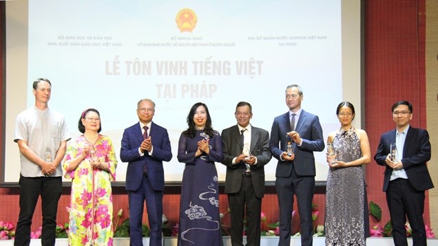 Tình yêu văn hoá Việt chắp cánh cho tiếng Việt ngày càng lan toả