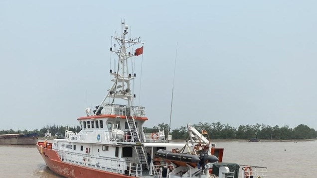 Cứu nạn thành công 10 thuyền viên tại vùng biển Nam Định
