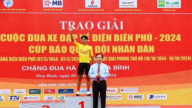 Cua rơ Phạm Lê Xuân Lộc giành 4 giải thưởng tại chặng 2